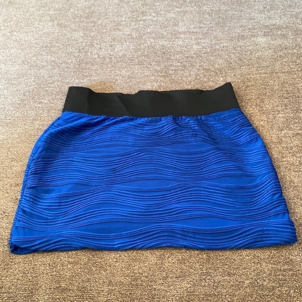 glo juniors skirt; size XL